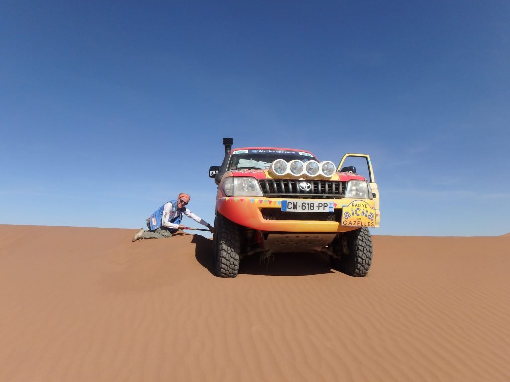 Rallye des Gazelles - désensablageRallye des Gazelles - désensablage